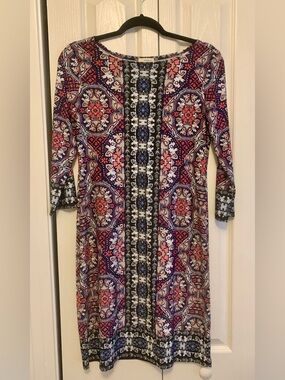 Haani Flattering Multicolor pink Geometric Print 3/4 Sleeve Jersey Shift Dress